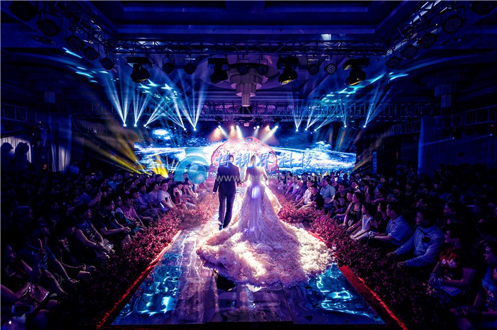 5D全息宴會(huì)廳與傳統(tǒng)宴會(huì)廳的競爭優(yōu)勢分析-博視界科技